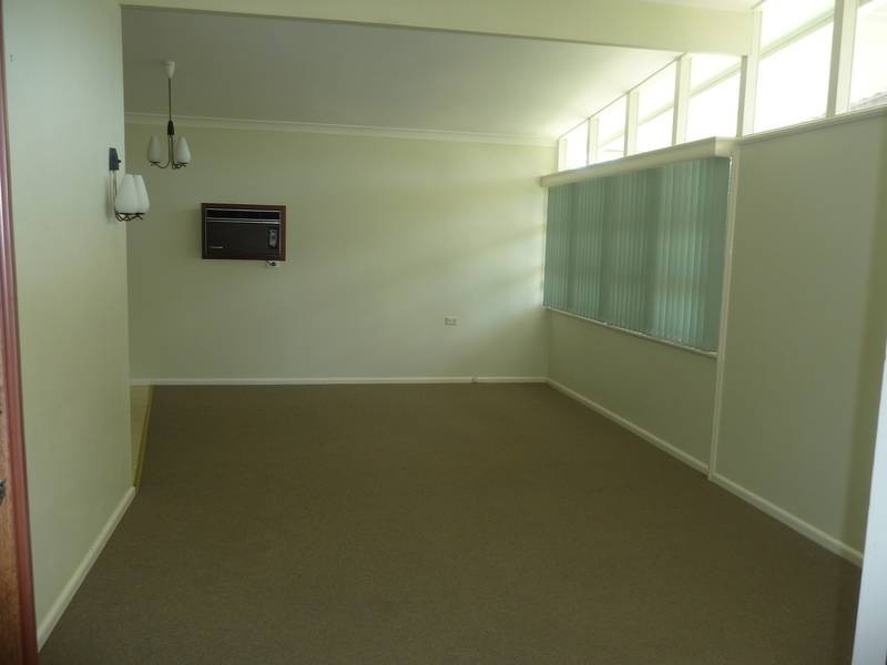 24 Kanangra Drive, Taree NSW 2430