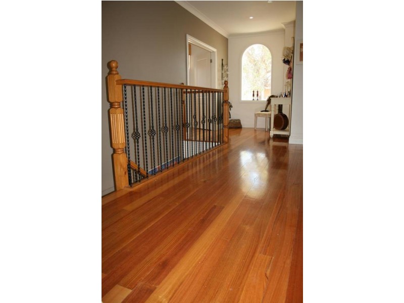 1 Wattle Drive, Sunbury VIC 3429