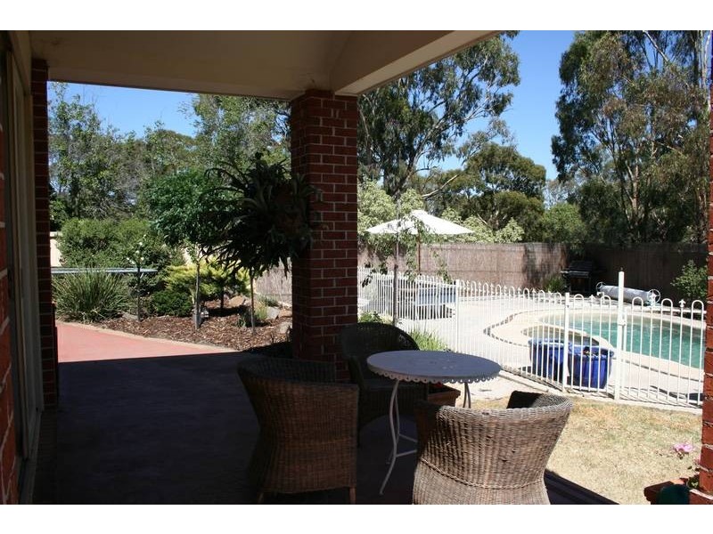 1 Wattle Drive, Sunbury VIC 3429