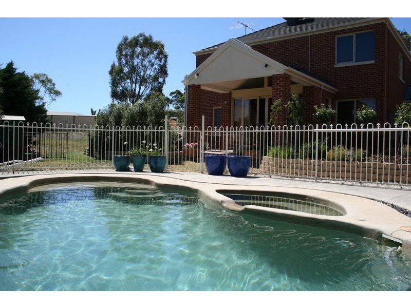 1 Wattle Drive, Sunbury VIC 3429