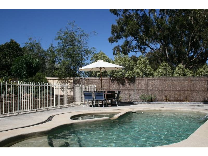 1 Wattle Drive, Sunbury VIC 3429