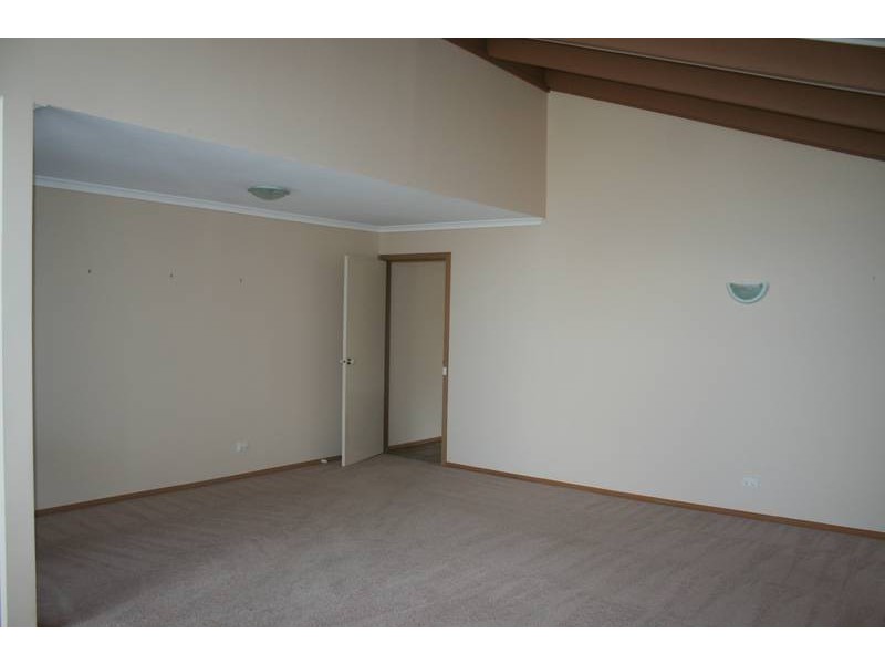 6 Harcombe Drive, Sunbury VIC 3429