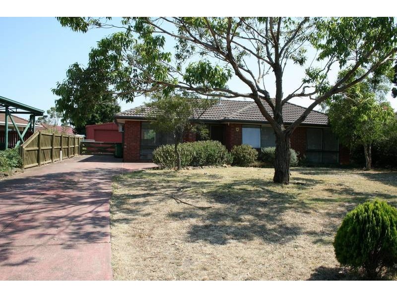 11 Carnoustie Drive, Sunbury VIC 3429
