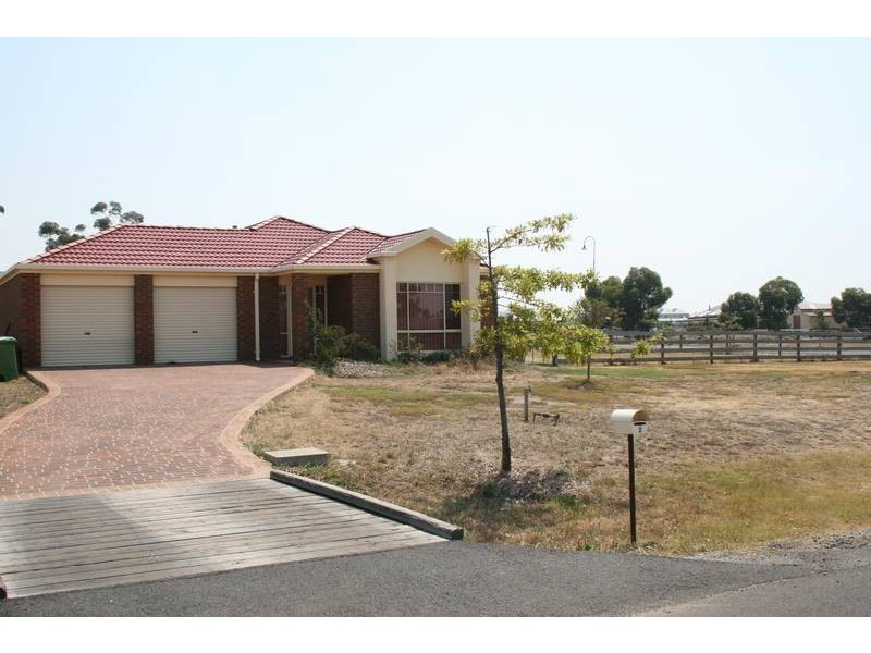 2 Berrydale Road, Sunbury VIC 3429