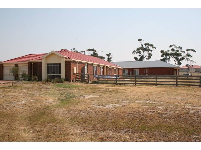 2 Berrydale Road, Sunbury VIC 3429