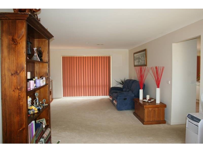 2 Berrydale Road, Sunbury VIC 3429