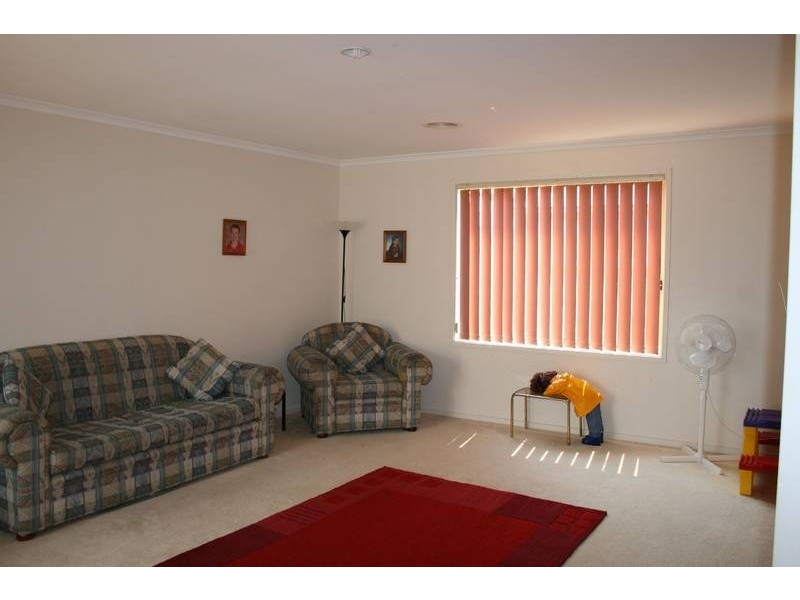 2 Berrydale Road, Sunbury VIC 3429