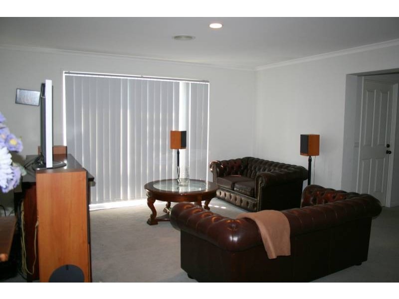 6 Berrydale Road, Sunbury VIC 3429