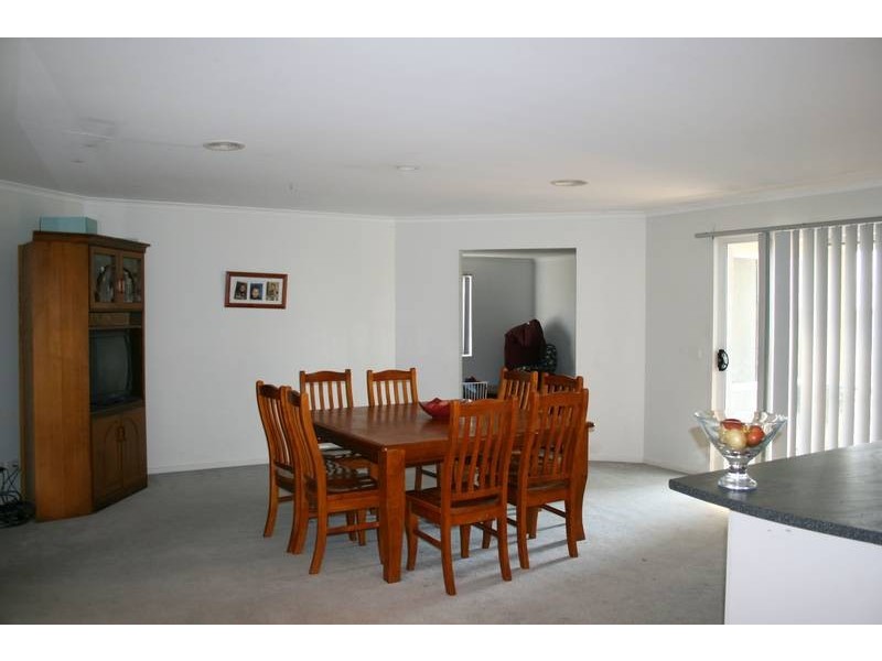 6 Berrydale Road, Sunbury VIC 3429