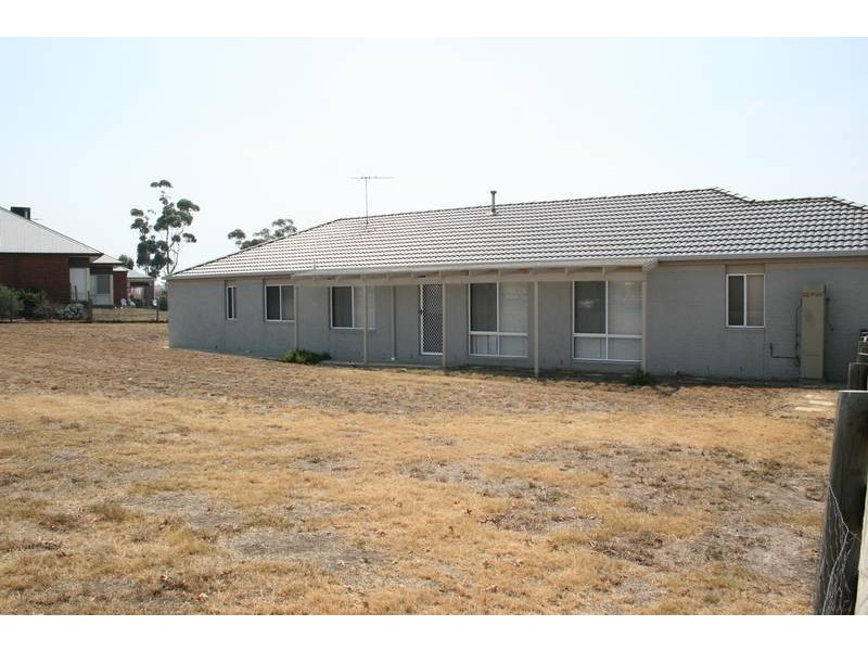 6 Berrydale Road, Sunbury VIC 3429