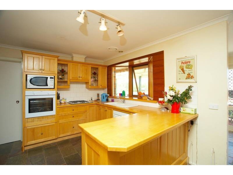 21 Wilson Road, Melton South VIC 3338