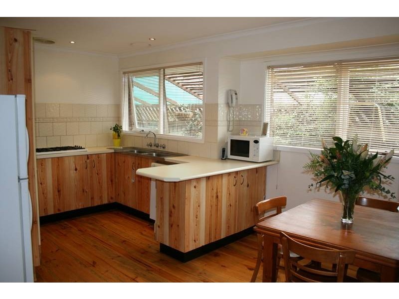 27 Deakin Street, Sunbury VIC 3429