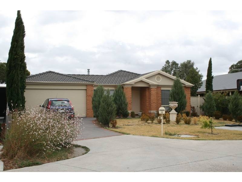13 Duncraig Grove, Sunbury VIC 3429