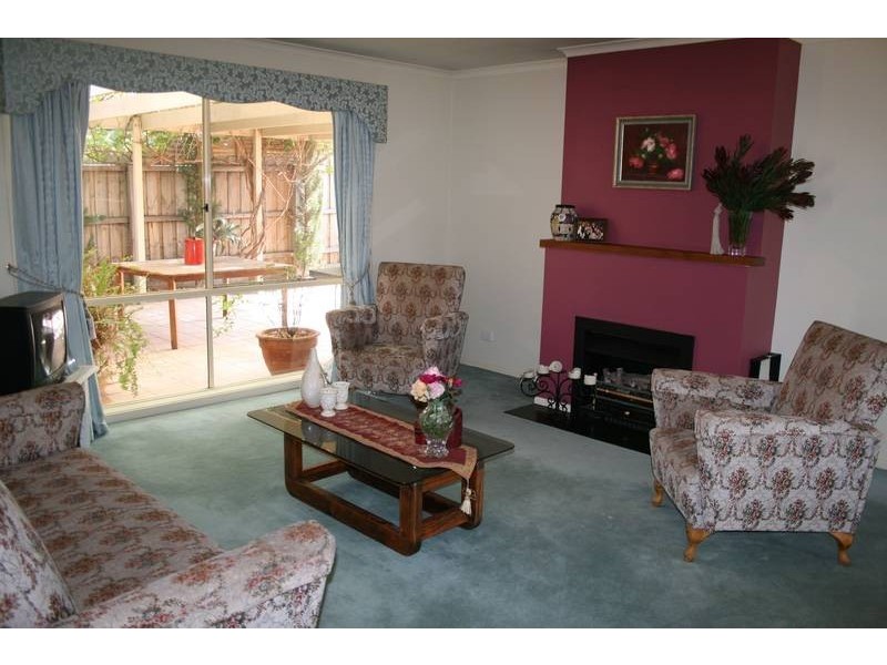 13 Duncraig Grove, Sunbury VIC 3429