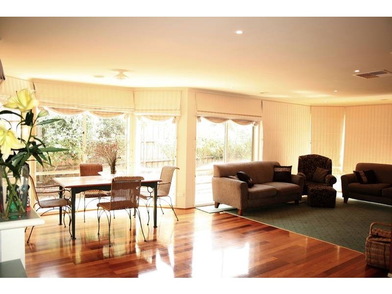 13 Duncraig Grove, Sunbury VIC 3429