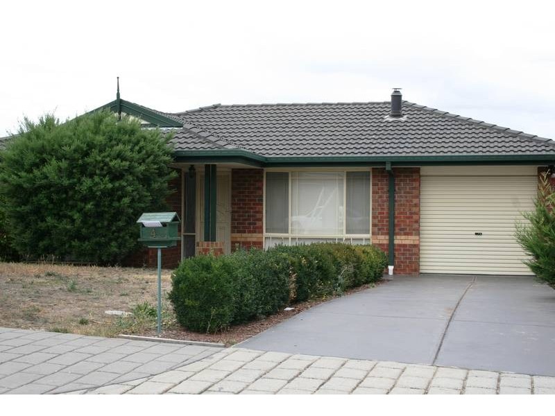4 Alpine Close, Sunbury VIC 3429