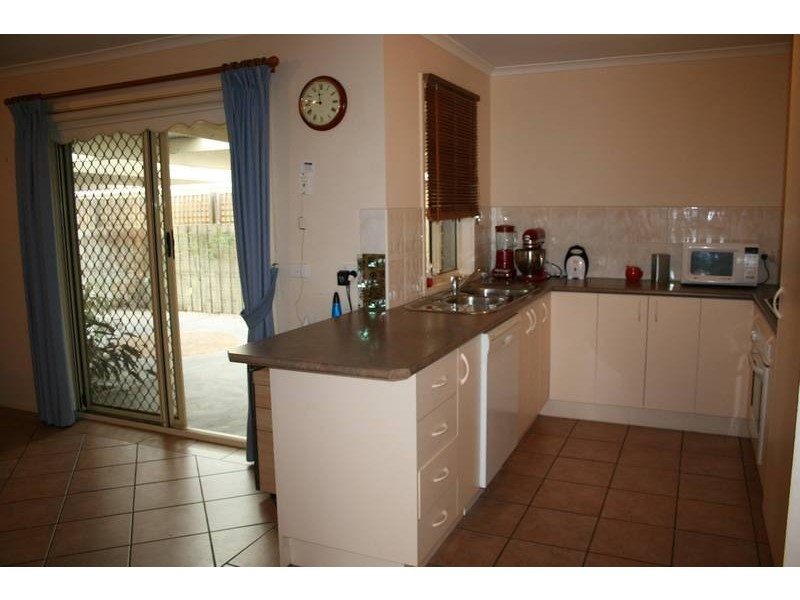 4 Alpine Close, Sunbury VIC 3429