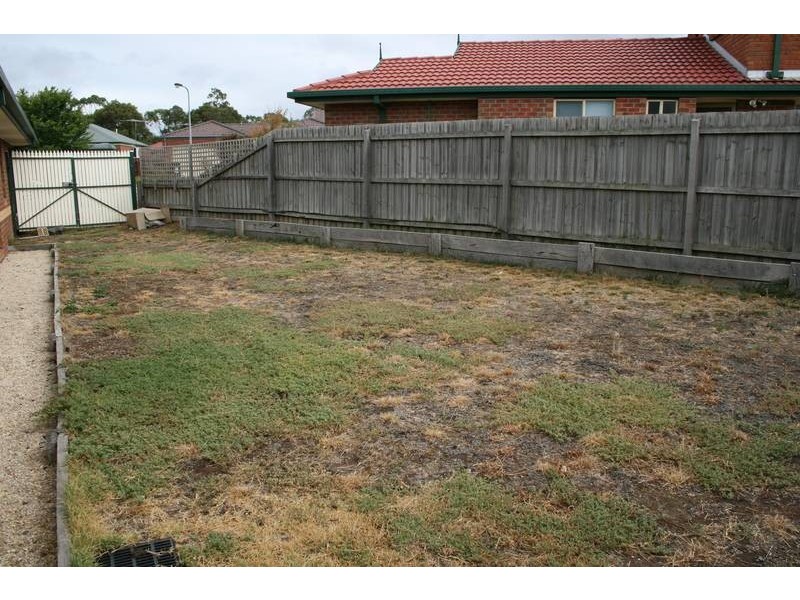4 Alpine Close, Sunbury VIC 3429