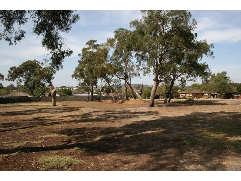 61 Higgins Avenue, Sunbury VIC 3429