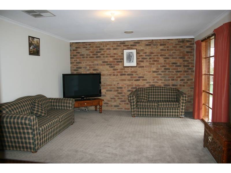 110 Reservoir Road, Sunbury VIC 3429