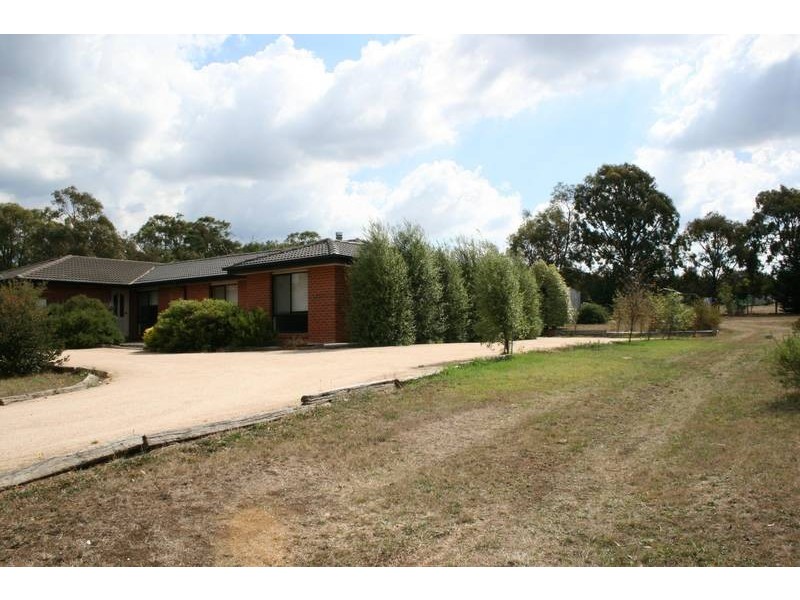 14 Ida Crescent, Romsey VIC 3434
