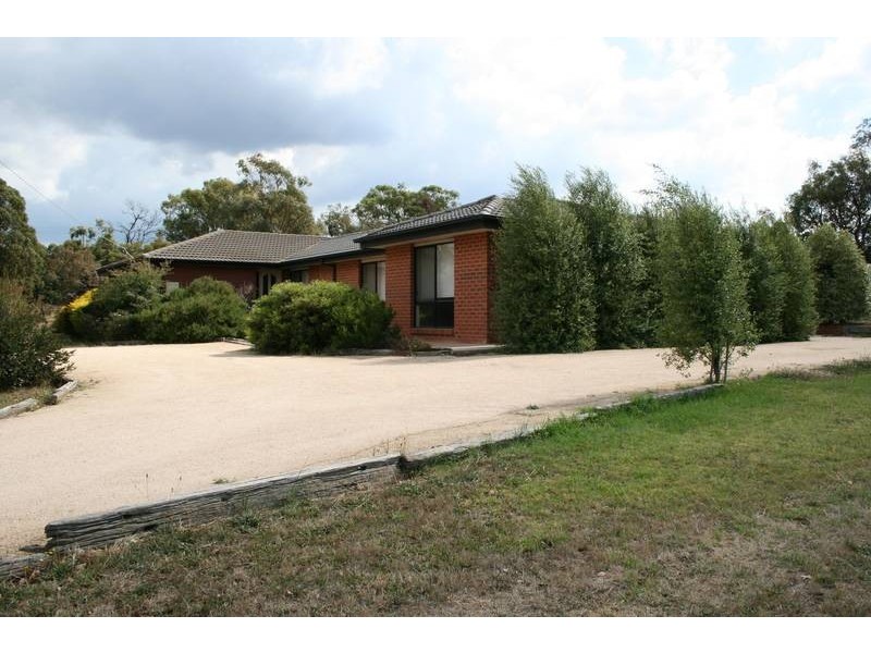 14 Ida Crescent, Romsey VIC 3434
