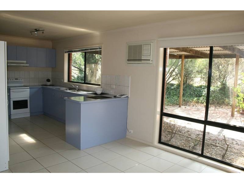 14 Ida Crescent, Romsey VIC 3434