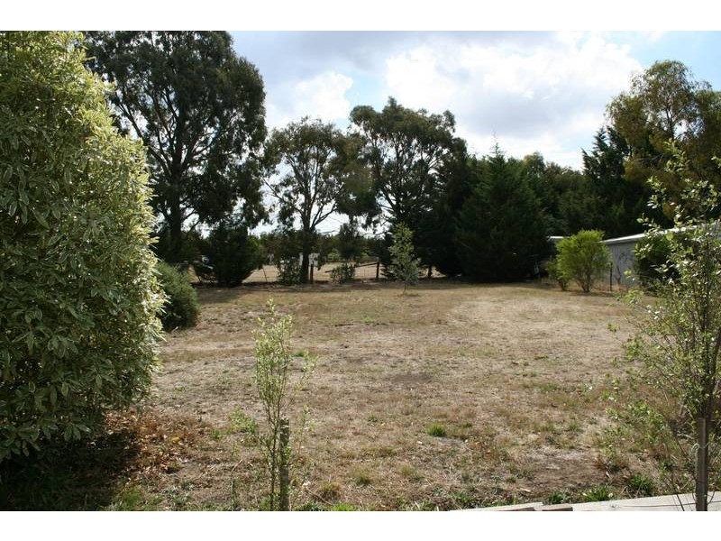 14 Ida Crescent, Romsey VIC 3434