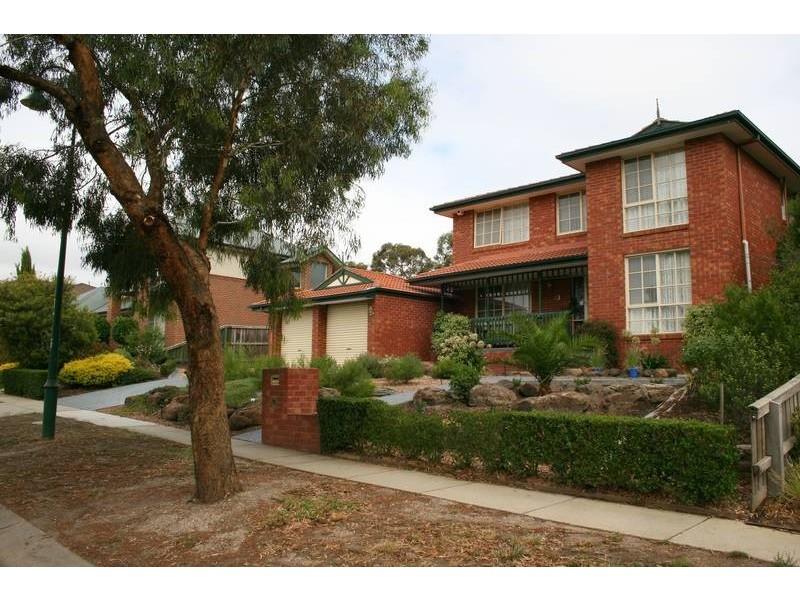 13 Wattle Drive, Sunbury VIC 3429