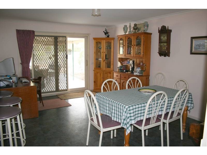 13 Wattle Drive, Sunbury VIC 3429