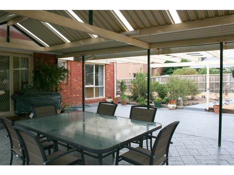 13 Wattle Drive, Sunbury VIC 3429