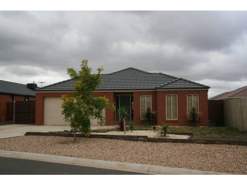 12 Higgs Circuit, Sunbury VIC 3429