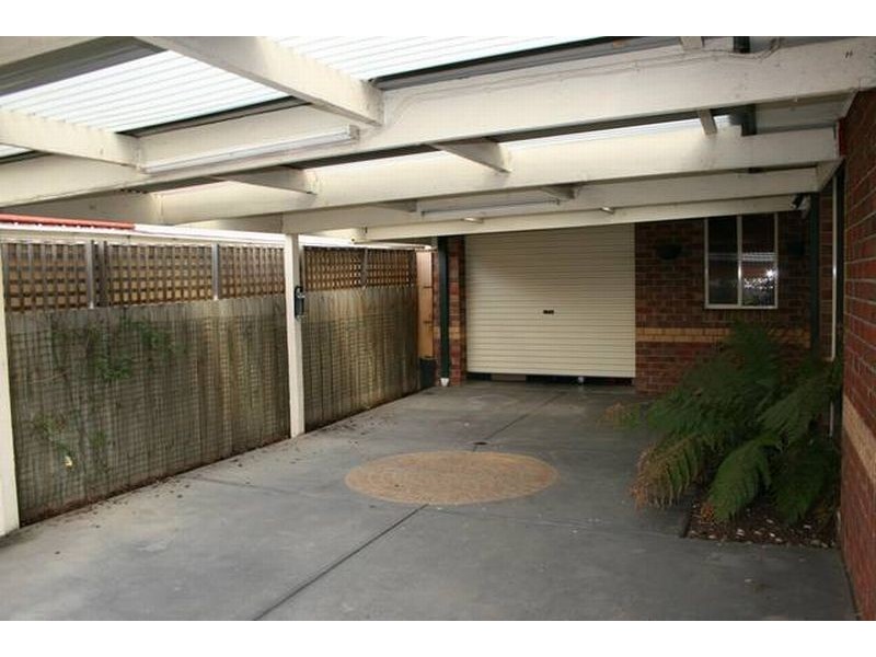 4 Alpine Close, Sunbury VIC 3429