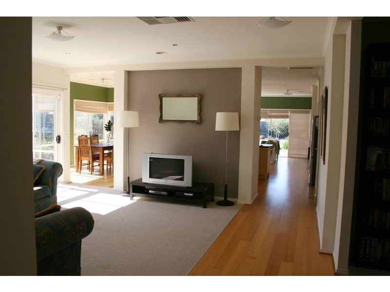 9 Grapeview Grove, Sunbury VIC 3429