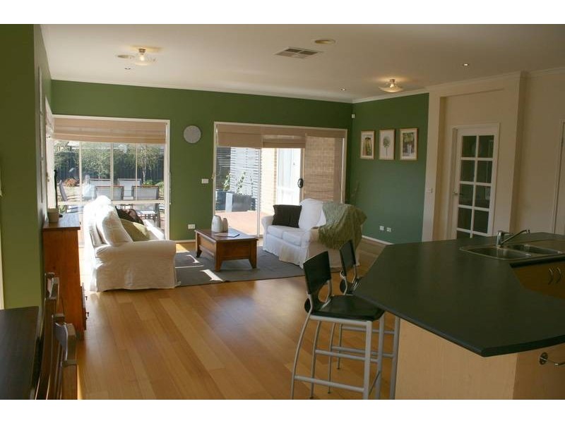 9 Grapeview Grove, Sunbury VIC 3429