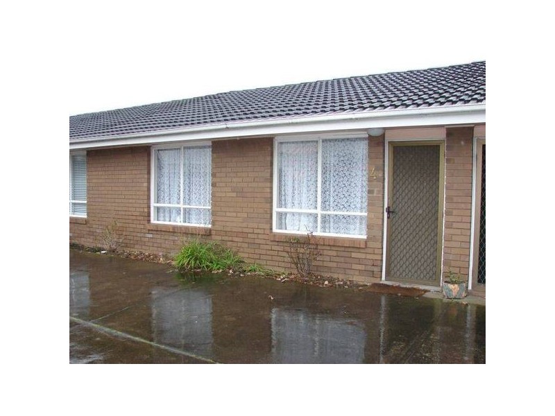 4/5 Evans Street, Sunbury VIC 3429