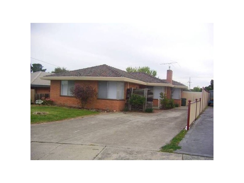 81 Dobell Avenue, Sunbury VIC 3429