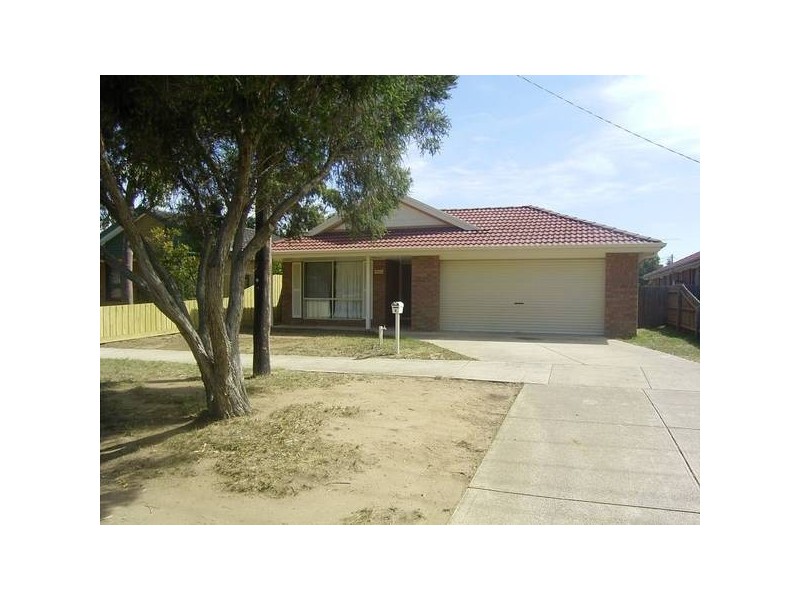 8 Collins Street, Sunbury VIC 3429