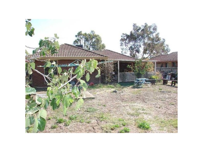 Muirfield Drive, Sunbury VIC 3429