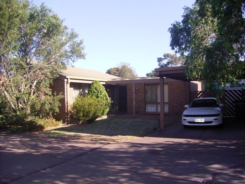 4/11-13 Pasley Street, Sunbury VIC 3429