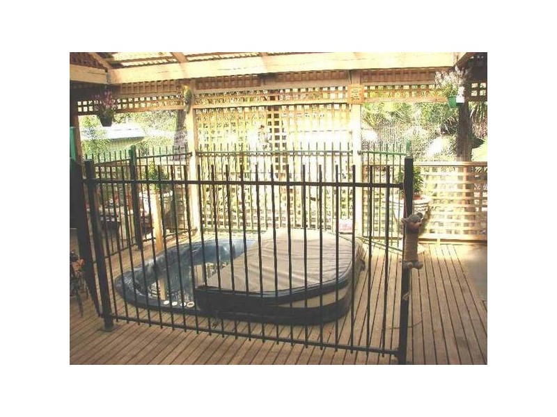 35 Ruthven Street, Sunbury VIC 3429