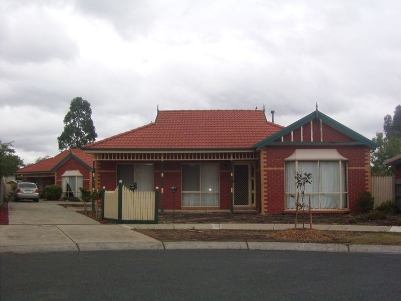 1/15 Scullin Court, Sunbury VIC 3429