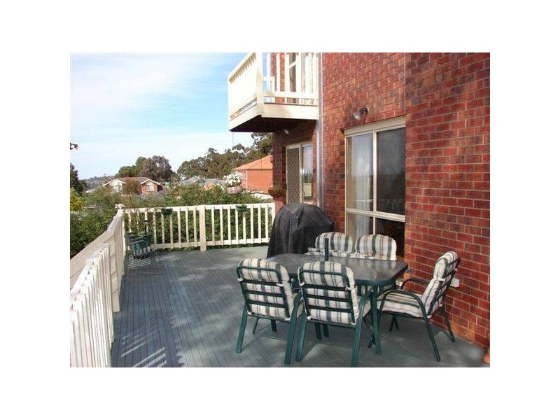 Stewarts Lane, Sunbury VIC 3429