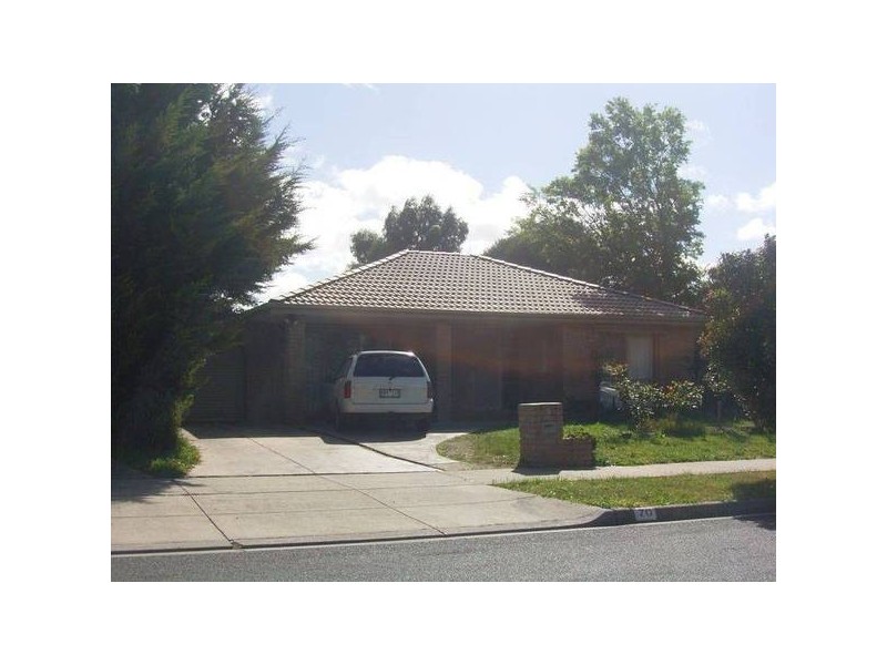 70 Dunrossil Drive, Sunbury VIC 3429
