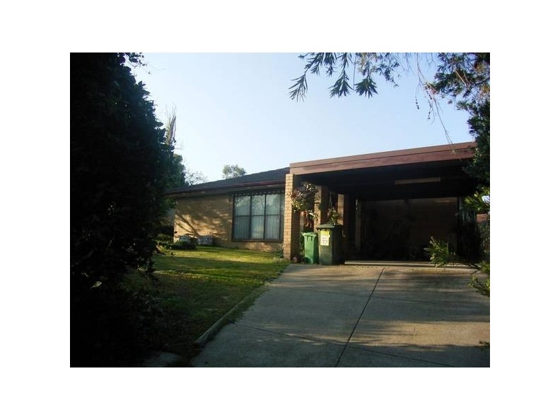 4 Gill Place, Sunbury VIC 3429