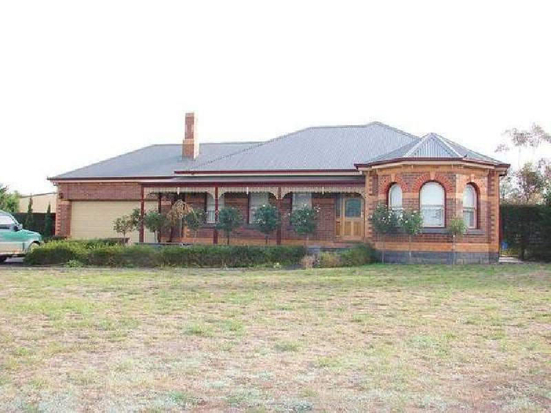 360 Mitchells Lane, Sunbury VIC 3429