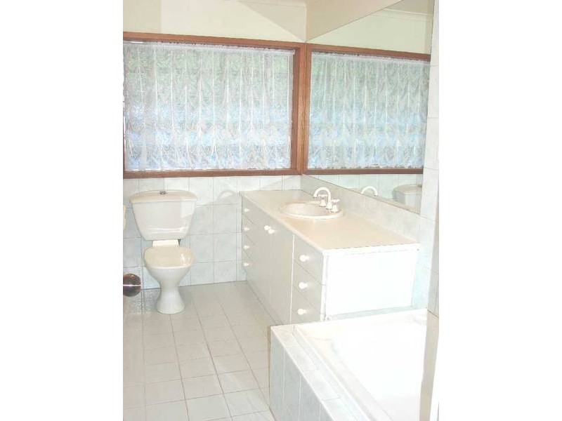 90 Station Street, Sunbury VIC 3429