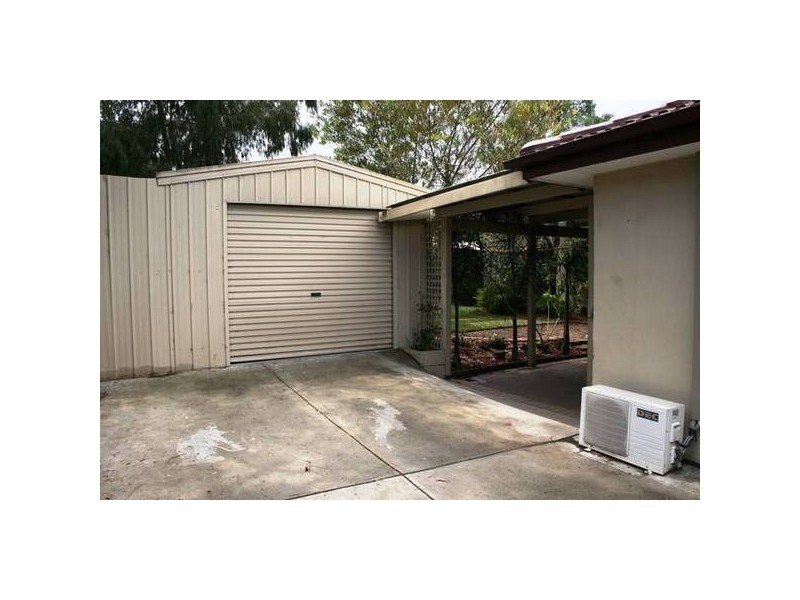 42 Marjorie Avenue, Sunbury VIC 3429