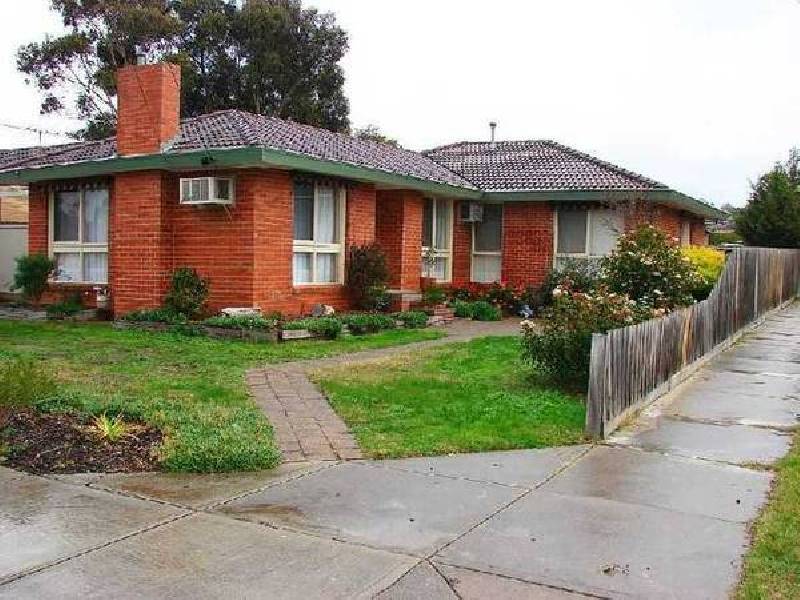 Lindsay Avenue, Sunbury VIC 3429