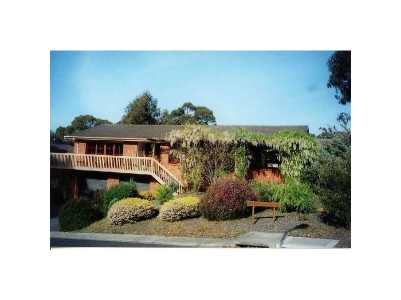 Aldridge Drive, Sunbury VIC 3429